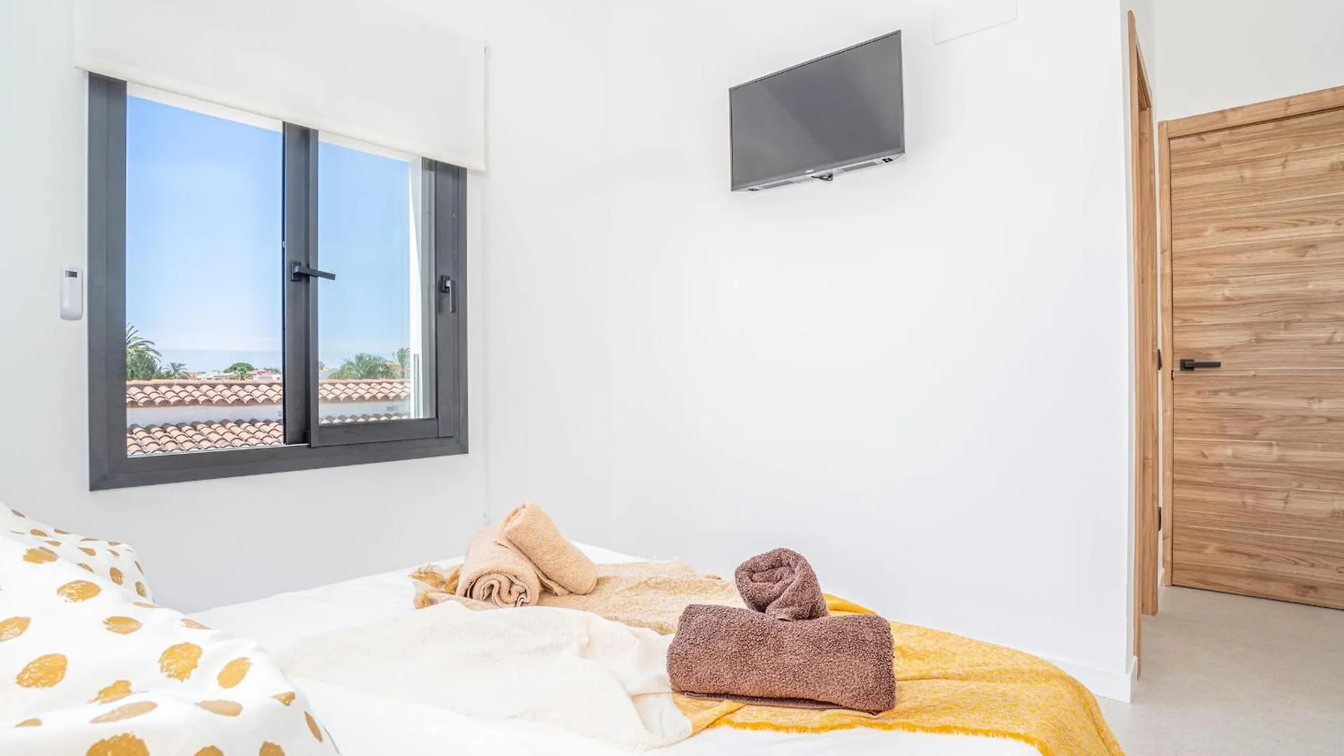 La Villa Mahana Goertz - Hisp-288-65 Empuriabrava