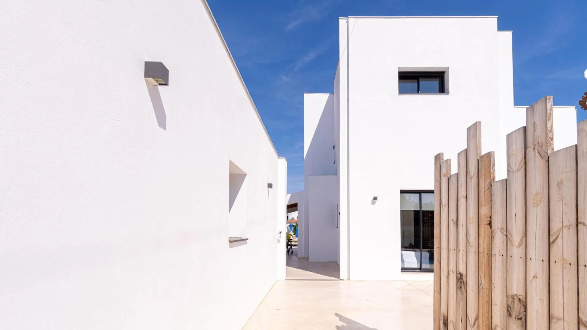 La Villa Mahana Goertz - Hisp-288-65 Empuriabrava