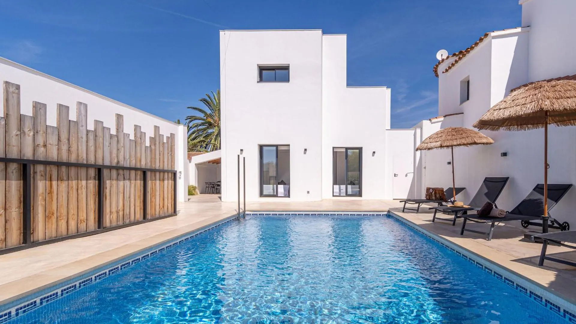 La Villa Mahana Goertz - Hisp-288-65 Empuriabrava 0*,